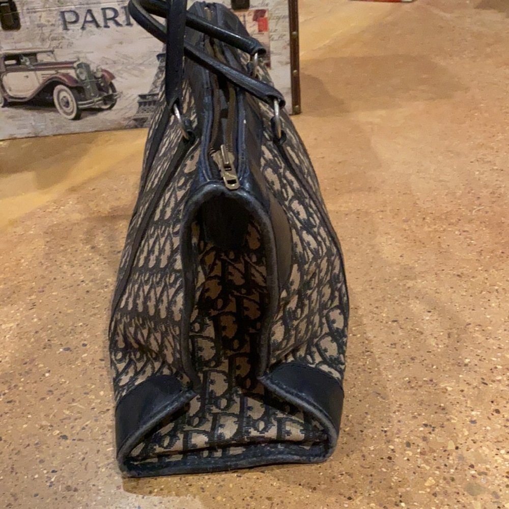 Christian DIIOR purse - Picture 2 of 11